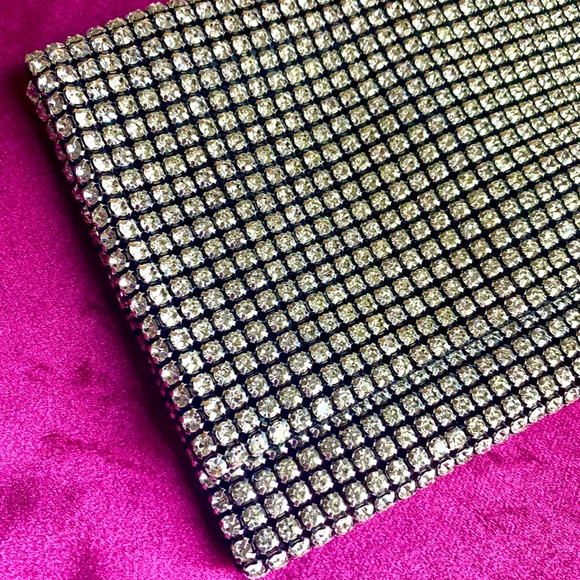 New! Rhinestone Chain Purse - Picture 12 of 13